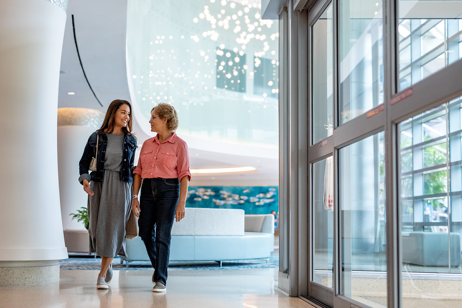 Advent_Day_2_Family_Leaving_Hospital_159